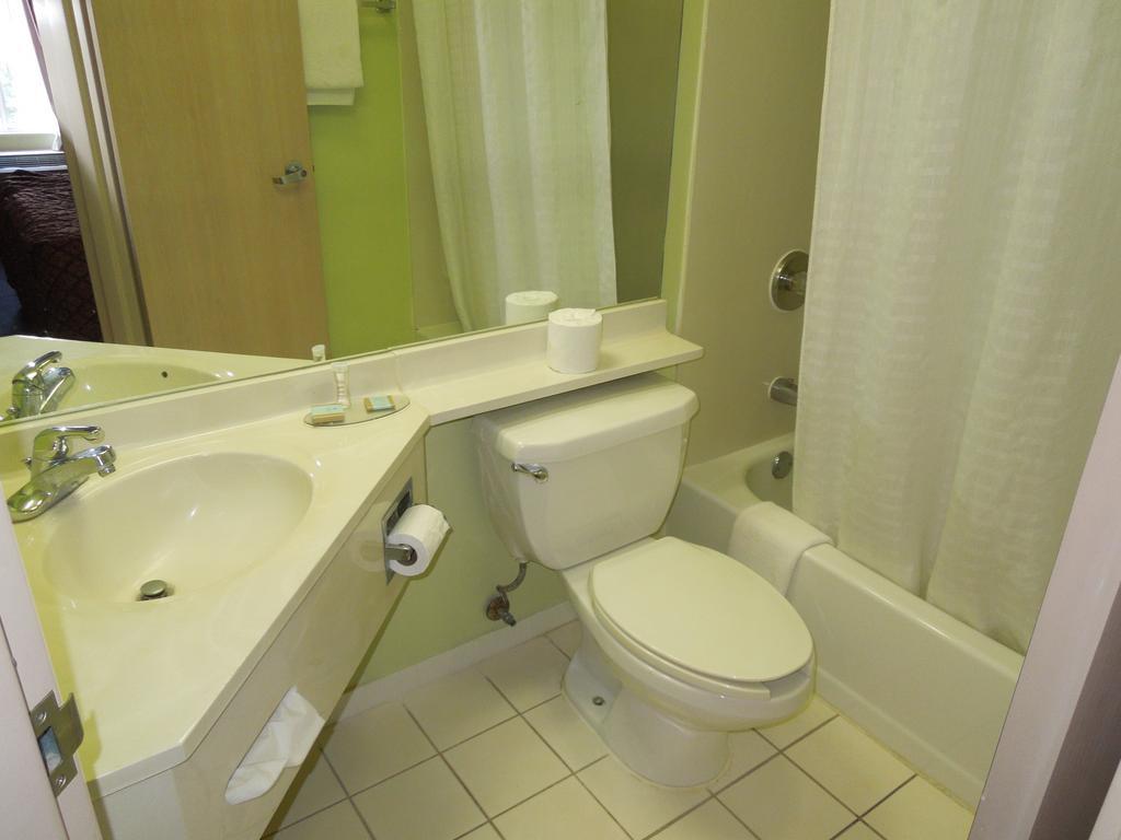 Travelodge - Cincinnati Sharonville Oda fotoğraf