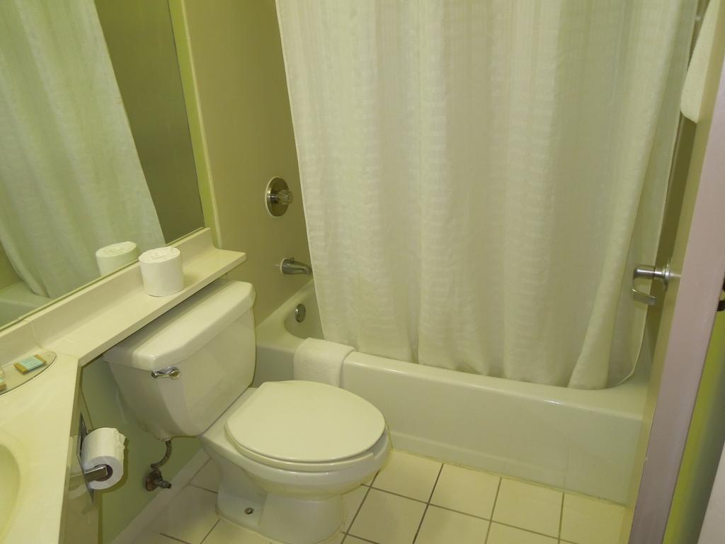 Travelodge - Cincinnati Sharonville Oda fotoğraf