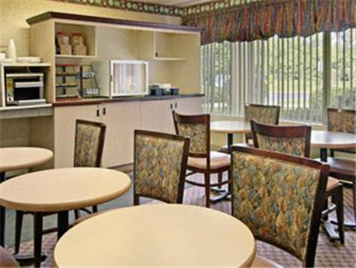 Travelodge - Cincinnati Sharonville Restoran fotoğraf